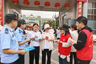 21分6助攻！马龙：雷吉今晚太给力了 他对阵旧主时都表现得特别棒